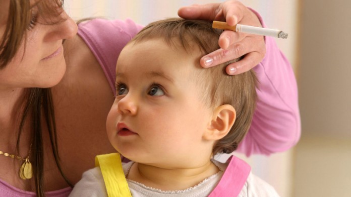 Fumo passivo e i rischi per i bambini Fumo passivo e i rischi per i bambini