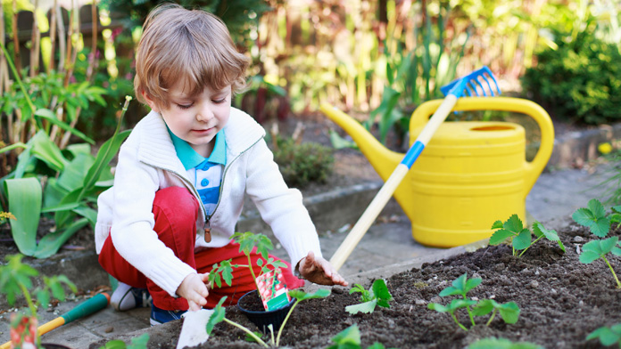 bambino giardinaggio