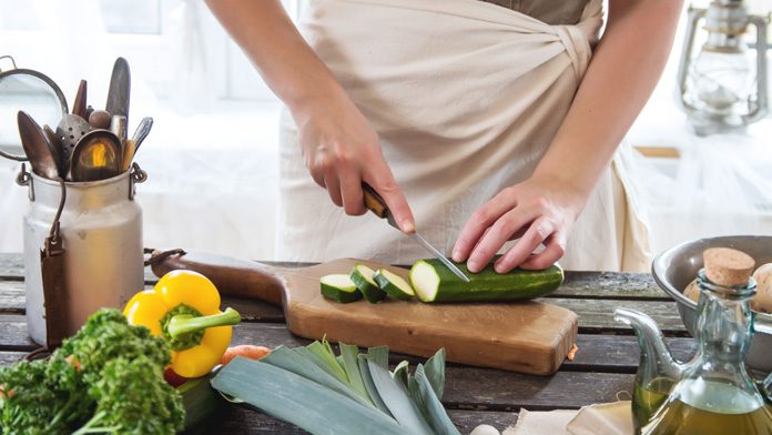 piatto vegetariano Dieta vegetariana: benefici e rischi