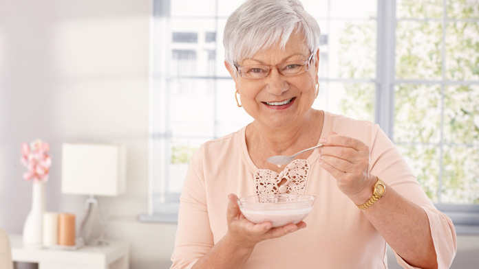 Osteoporosi: lo yogurt rinforza le ossa