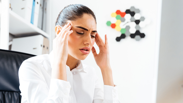 Eczema su un trattamento di faccia da risposte di rimedi di gente