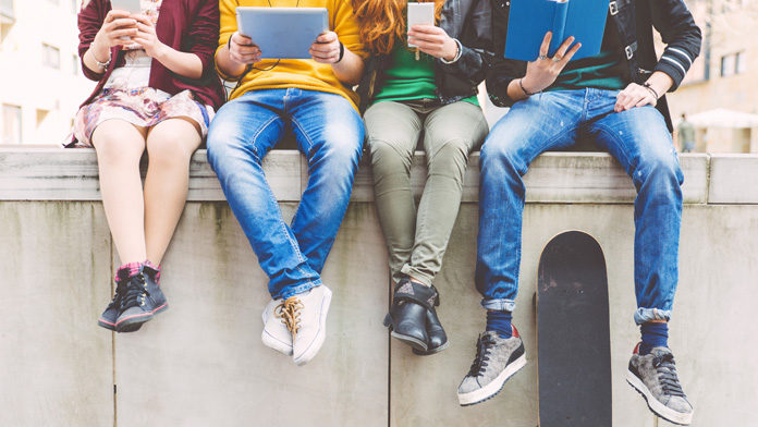 adolescenti-sessualita Adolescenti e sesso: l'età del primo porno conta