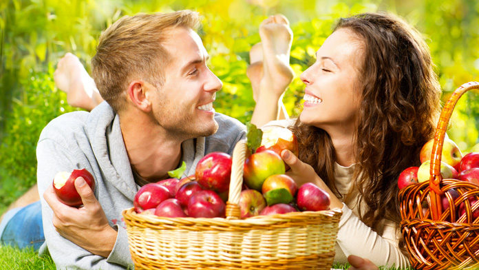 uomini-sexy-frutta-verdura Sesso: mangiare frutta e verdura rende gli uomini più sexy