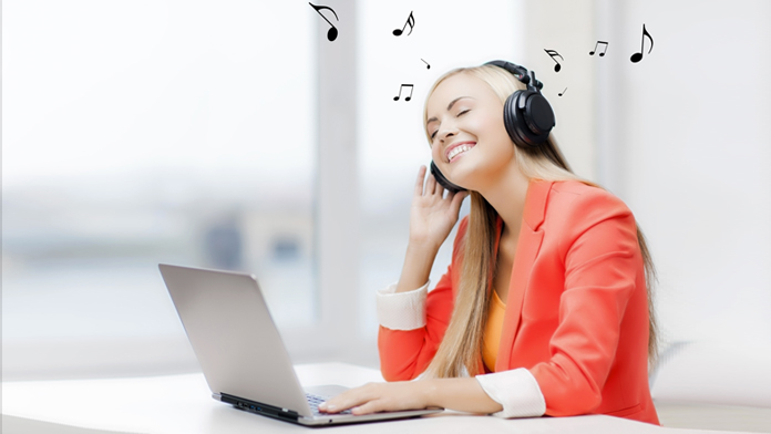 Ascoltare musica allegra mette il “turbo” alla creatività