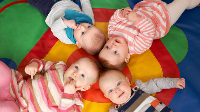 Asilo, nonni o baby-sitter: cosa rende i bimbi più intelligenti?