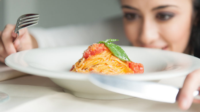 gonfiore-glutine Pancia gonfia con pane e pasta? Potrebbe essere colpa del fruttano
