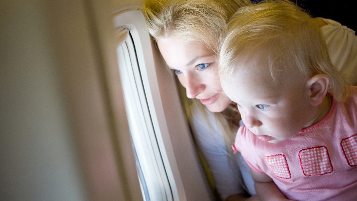 bambini viaggiare aereo