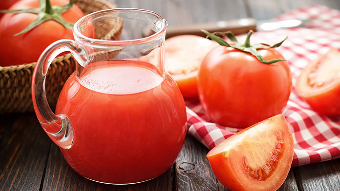 Succo di pomodoro succhi da bere quando abbiamo l'influenza