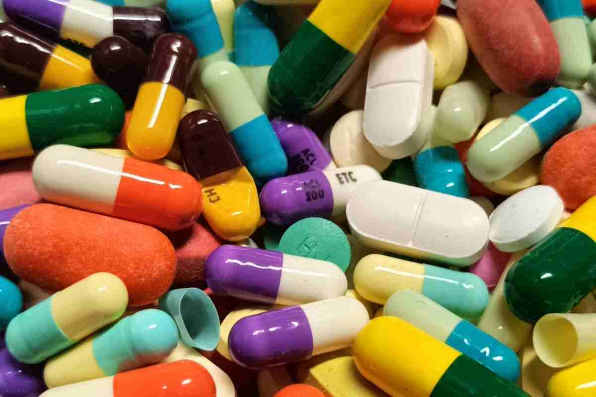 foto di insieme di molti farmaci