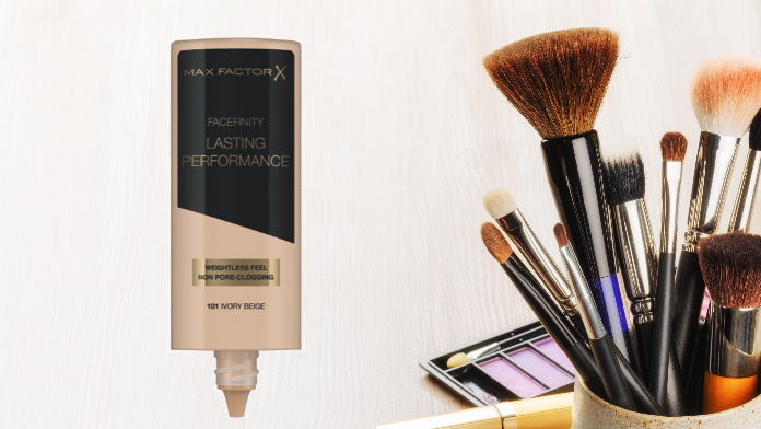 Facefinity Lasting Performance di Max Factor (20,50 €, profumeria)