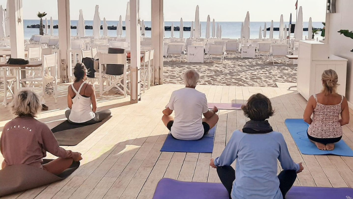Yoga on vacation at the Lido di Pesaro