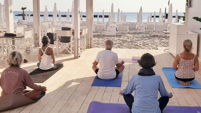 yoga in vacanza al lido di pesaro