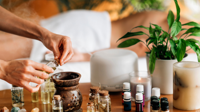 Aromaterapia: 5 oli essenziali da usare in camera da letto