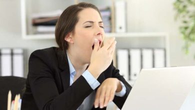 una donna molto stanca