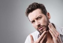 un ragazzo con la barba