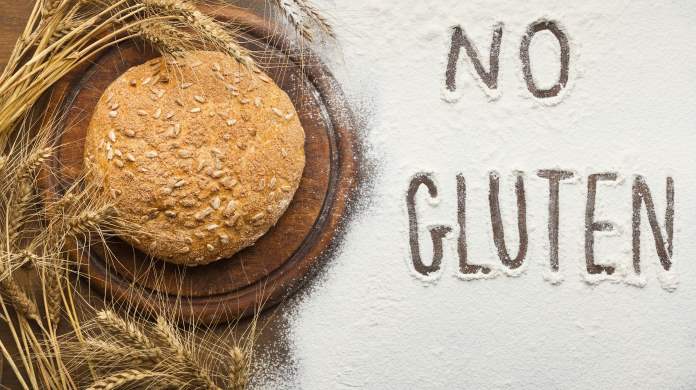 un pezzo di pane con farina che contiene glutine