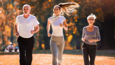 due persone fanno sport con una pt