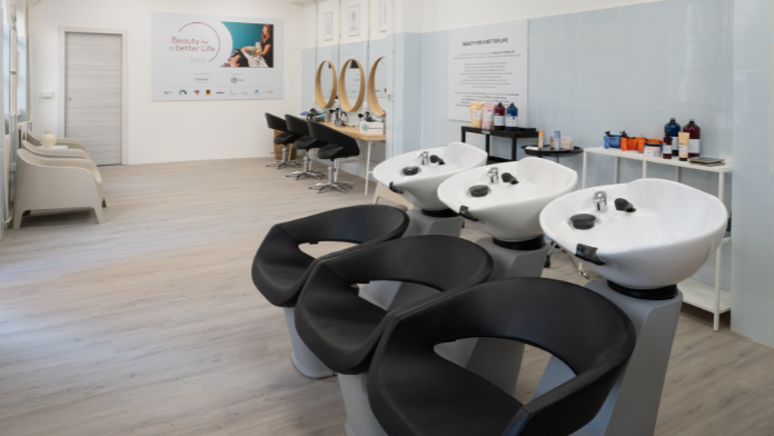 milano salone sociale taglio e prodotti per l'igiene gratuiti