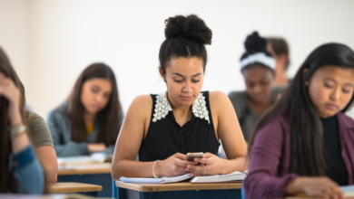 Stop al cellulare in classe