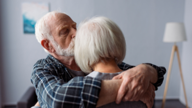 Perché le persone con Alzheimer smettono di riconoscere i volti
