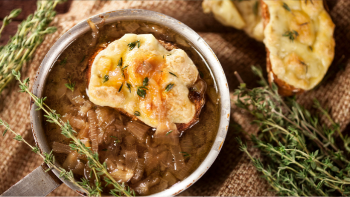 Zuppa di cipolla gratinata