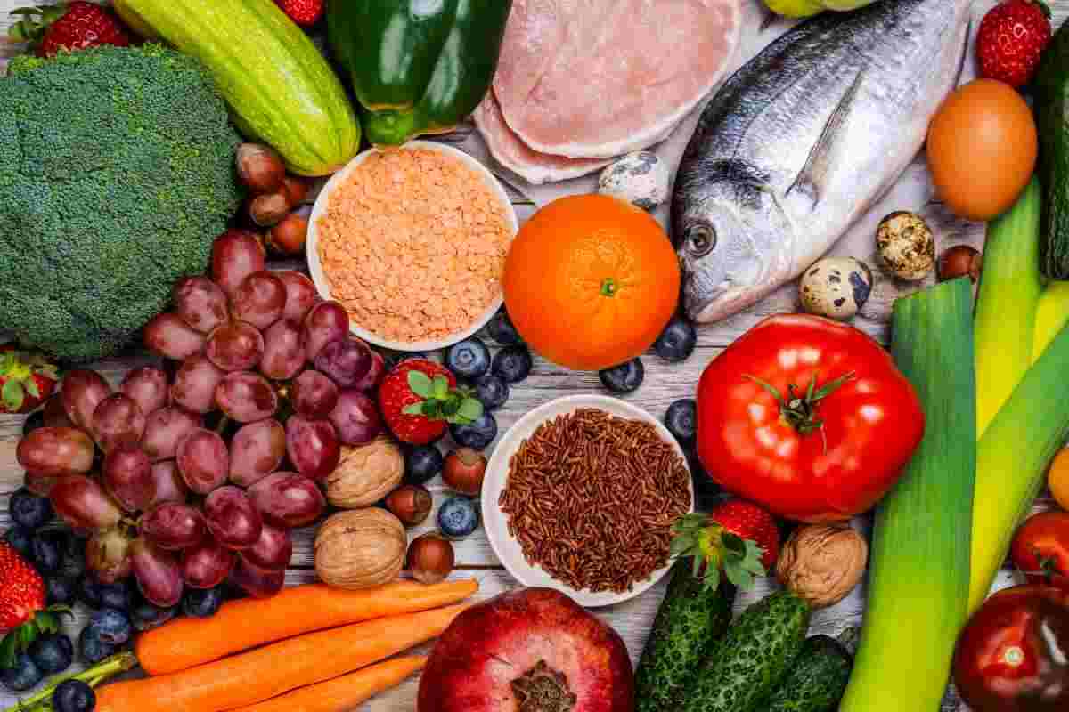 foto con gli alimenti della dieta mediterranea