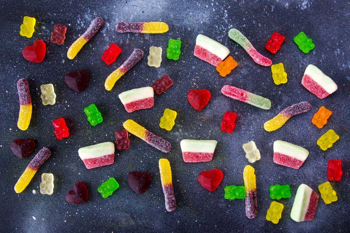 caramelle gommose colorate che contengono coloranti alimentari