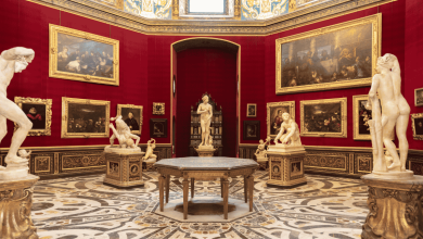 l'interno della sala di un museo