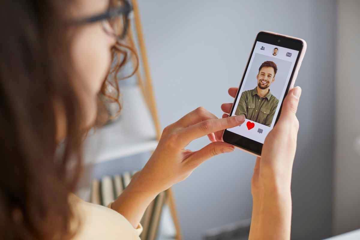 una ragazza su Tinder