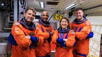 Gli astronauti del programma Artemis II (da sinistra a destra): Reid Wiseman, Victor Glover, Christina Koch e Jeremy Hansen