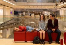 scena del film un oggi alla volta in cui la protagonista è affetta dalla malattia di steinert