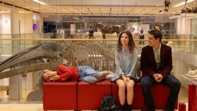 scena del film un oggi alla volta in cui la protagonista è affetta dalla malattia di steinert