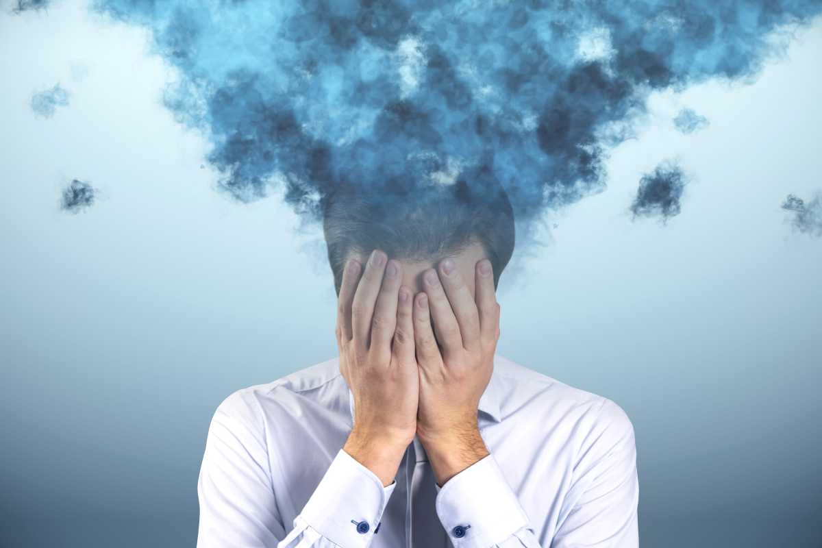 foto creata con IA con persona avvolta dalla nebbia