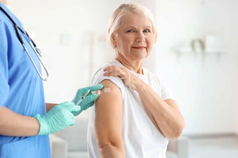 Pneumococco e RSV, attenzione dopo i 65 anni: «Non vanno presi sotto gamba»